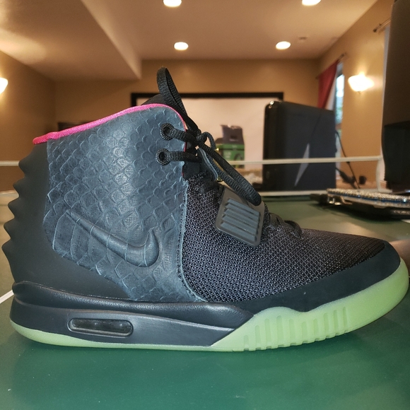 Nike Air Yeezy 2 Black Solar Red Authentic - Picture 8 of 8